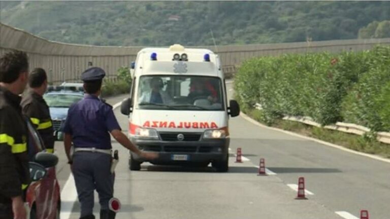 Incidente Mortale a Napoli: Investita e uccisa una donna, in corso la  caccia al responsabile