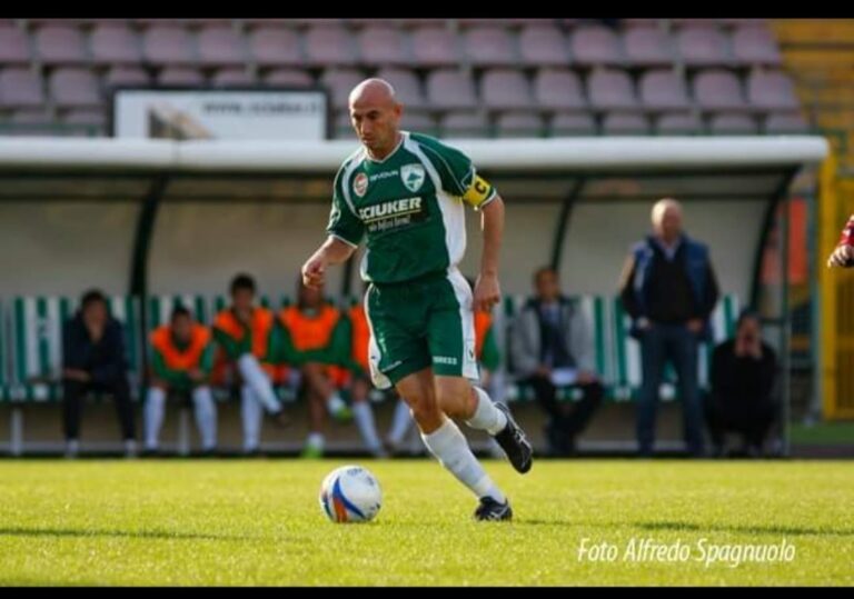 Gaetano   Romano, bomber di razza racconta la sua storia da calciatore. Arzanese doc.